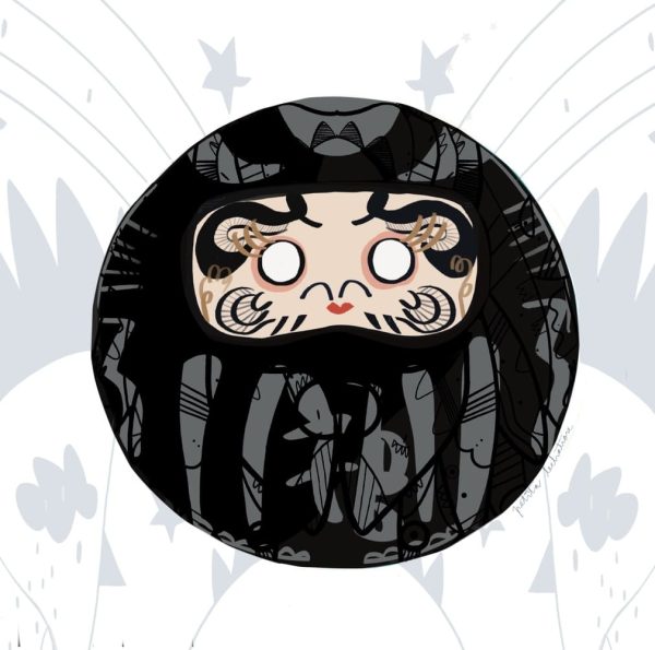 Ilustración contemporánea de un Daruma negro inspirada en la tradición japonesa, símbolo de protección, fortaleza y perseverancia, realizada por Petita Lechatrose.